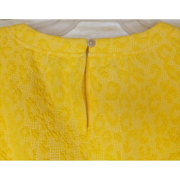 Voy Women's Yellow Bubble Sleeve Cheetah Textured Top Size Small NWT - Picture 3 of 10